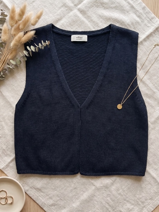 Aritzia Tops - Aritzia Admiral Cotton Charm Navy Basque Sweater Vest